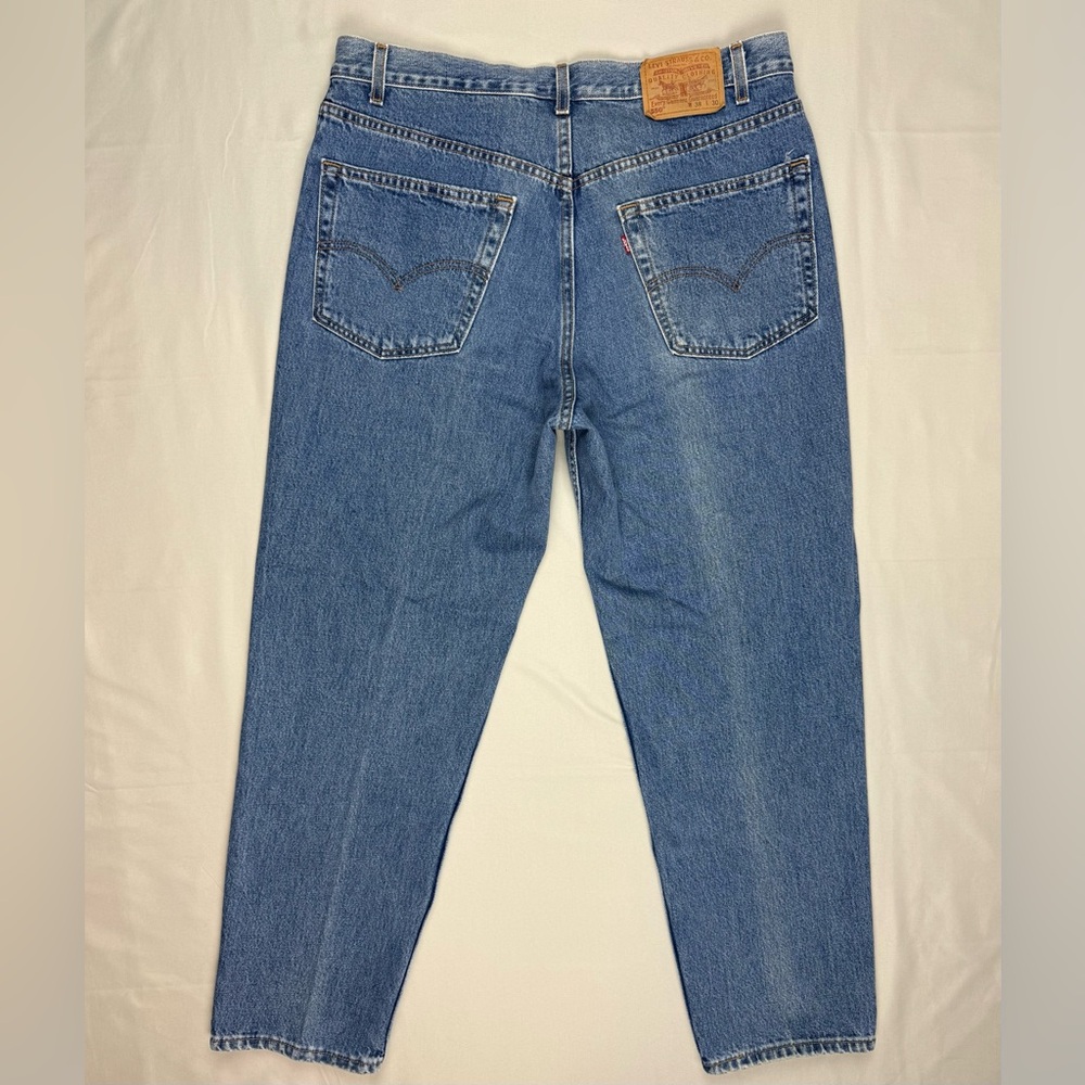 Vtg Levis 550 Mens Jeans 38 x 30 Relaxed Fit 90s Faded Blue Denim Made in USA A4